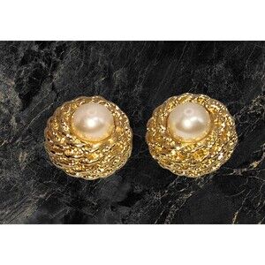 VINTAGE ST. JOHN'S EARRINGS Faux Pearl Twisted Rope Nest Clip On 1" Wide